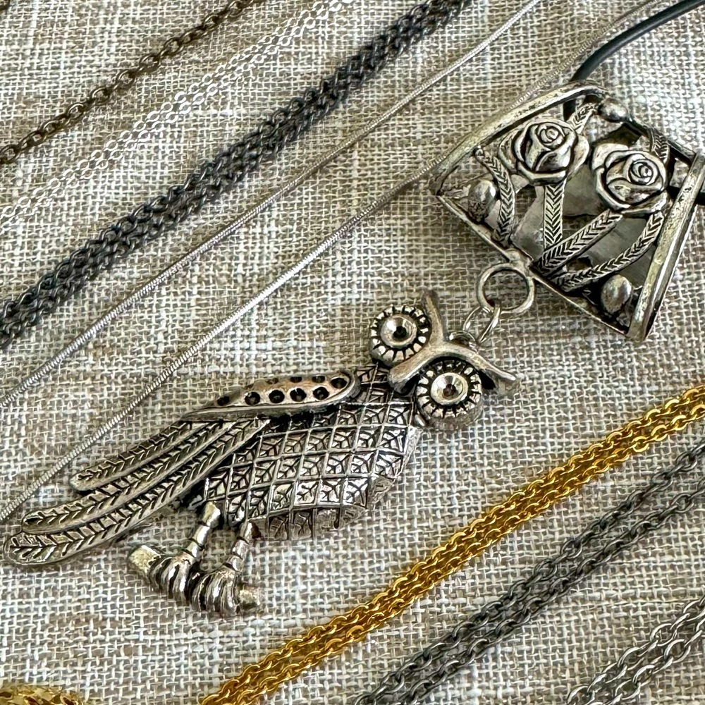 ⚜️3 for $30⚜️ Burnished Silver Owl Scarf Ring Pendant Oxidised Athena Filigree - Picture 2 of 3